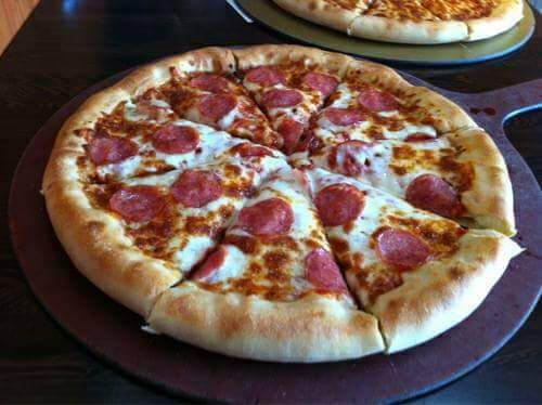 Salami Pizza