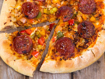 Salami Pizza