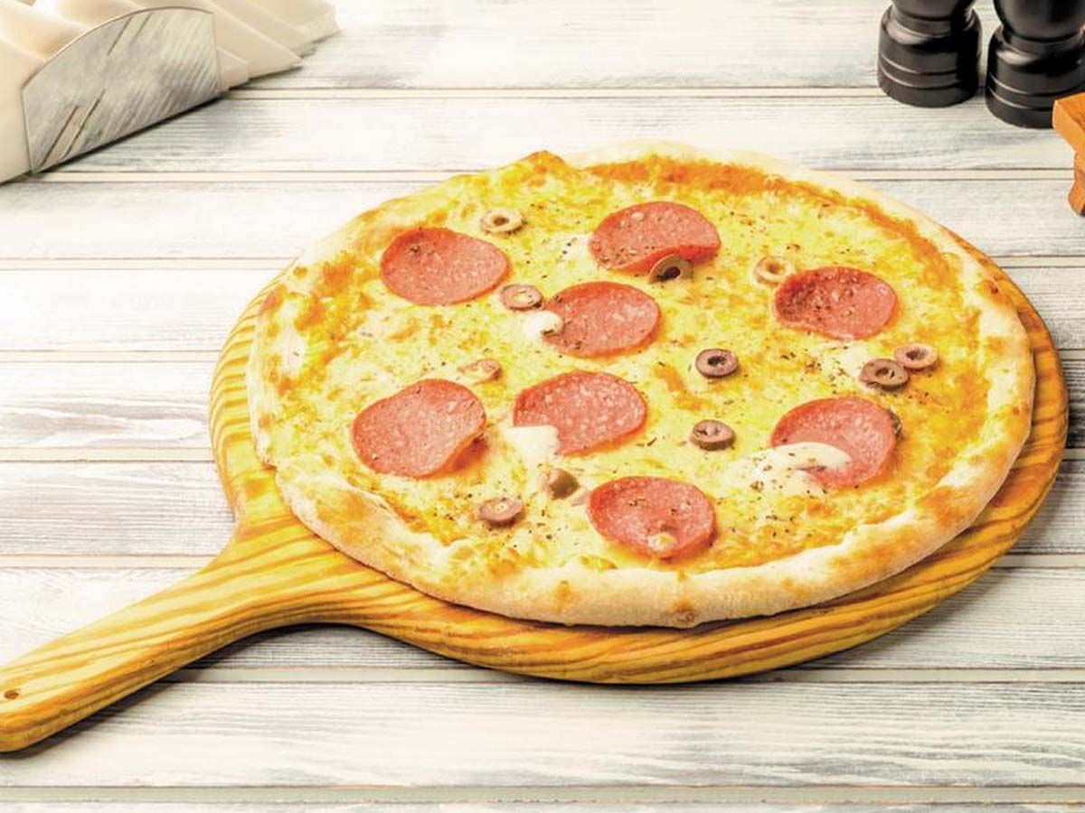 salami pizza