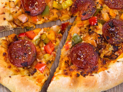 Salami Pizza