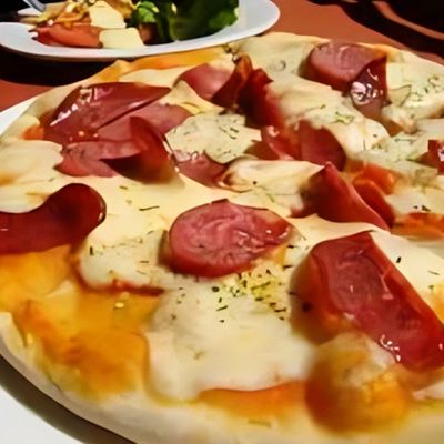 Salami Pizza