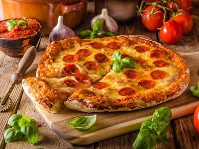 Salami Pizza