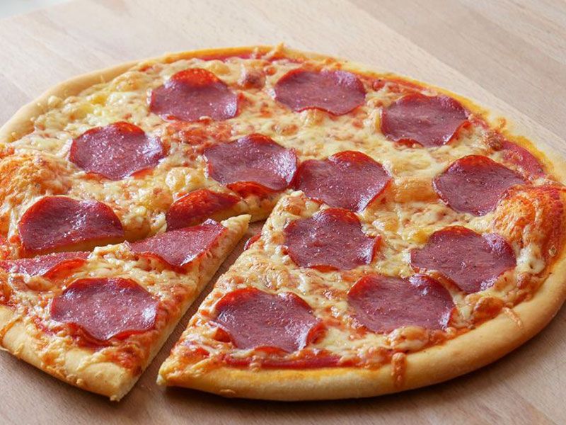 Salami Pizza