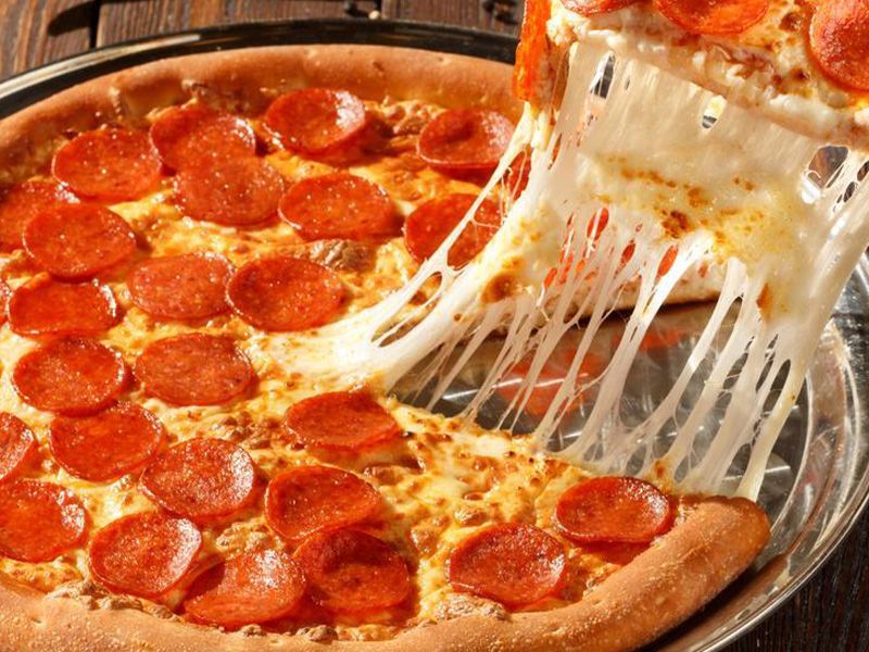 Salami Pizza
