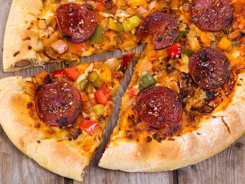 Salami Pizza
