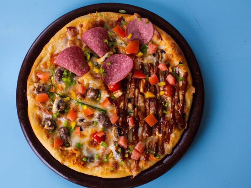 Salami Pizza