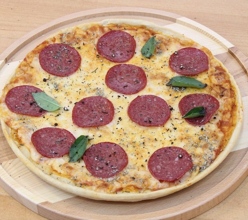 Salami Pizza