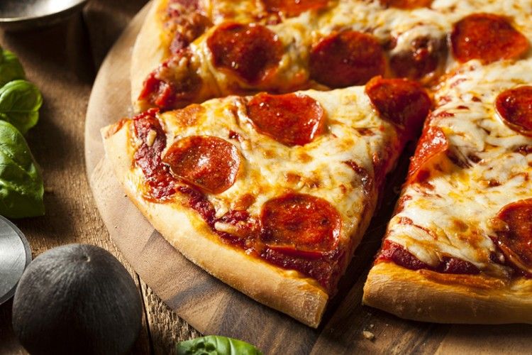 Salami Pizza