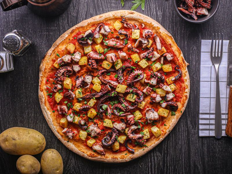 Smoked Salami Pizza