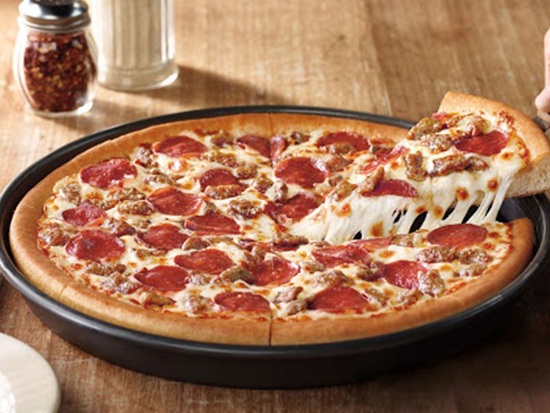 Soiree Pizza With Roumi Cheese
