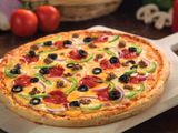 Supreme chicken pizza