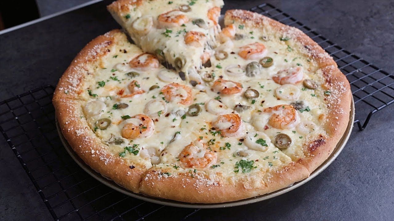 Seafood Pizza