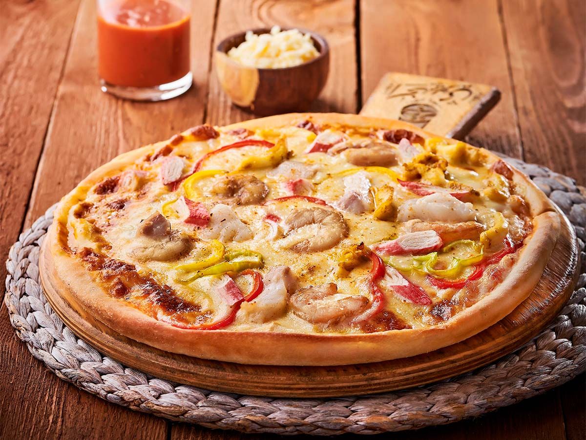 Seafood Pizza