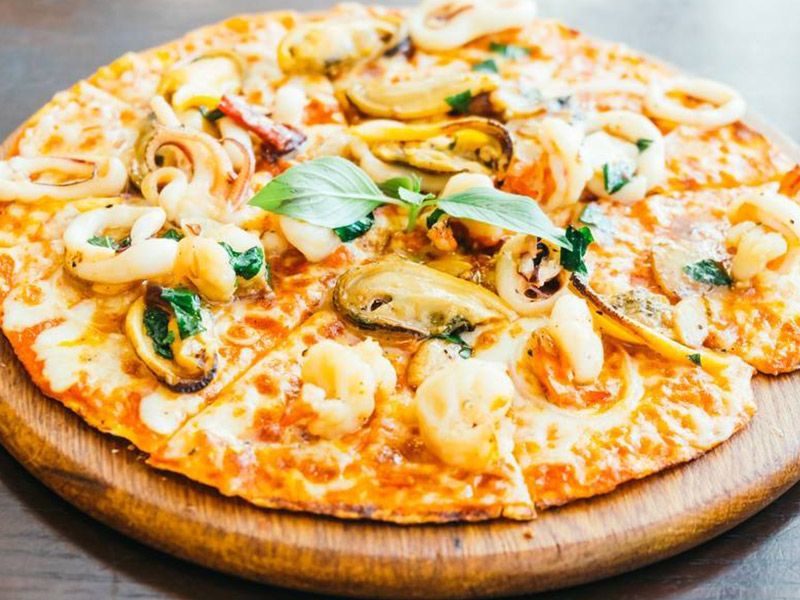 Seafood Pizza