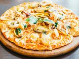 Seafood Pizza