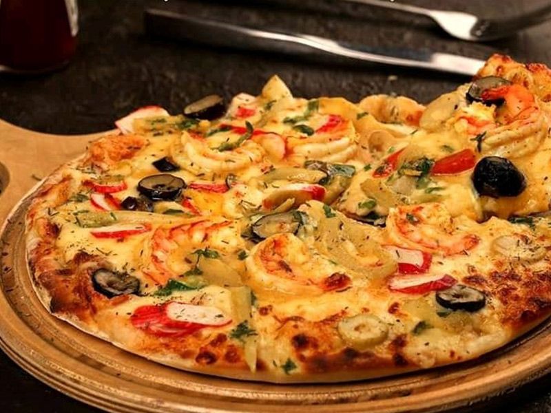 Seafood Pizza