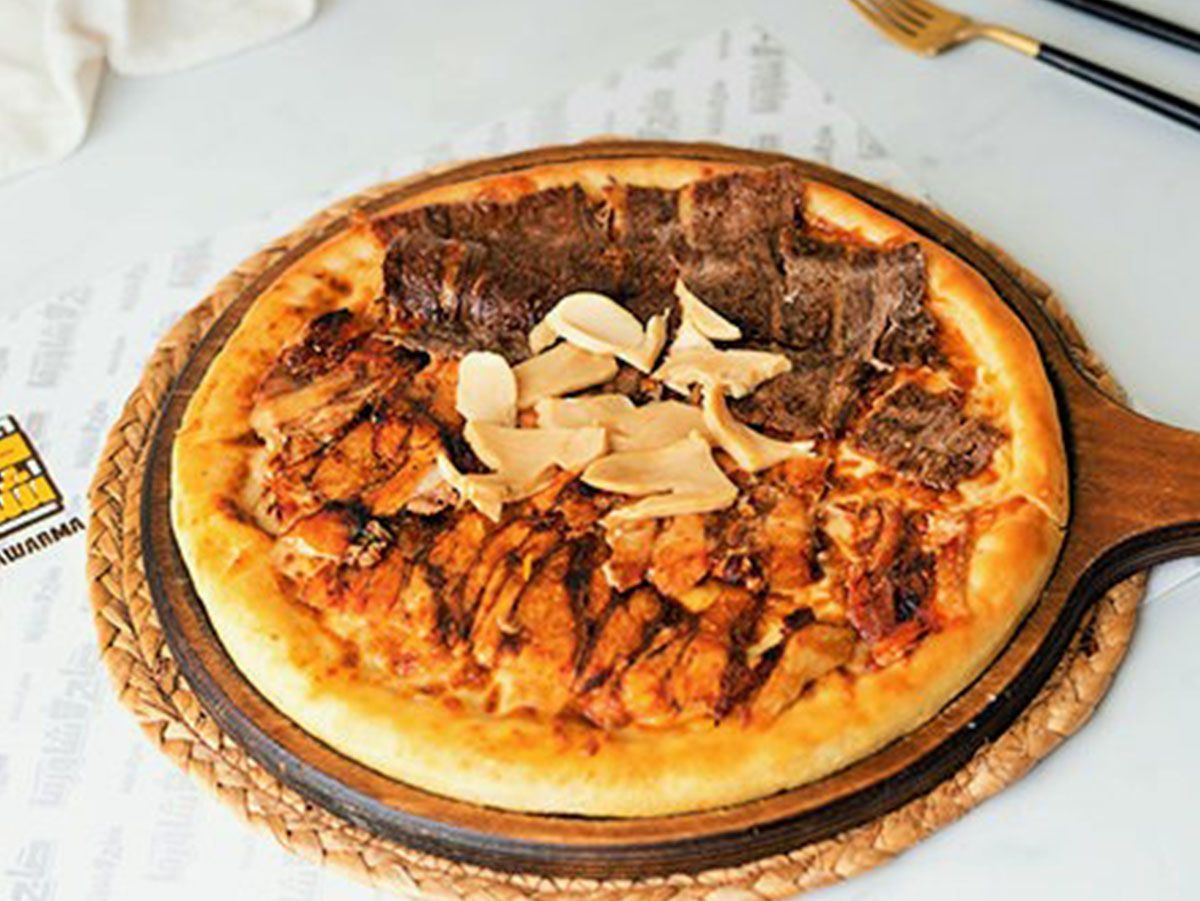 Mix shawarma pizza