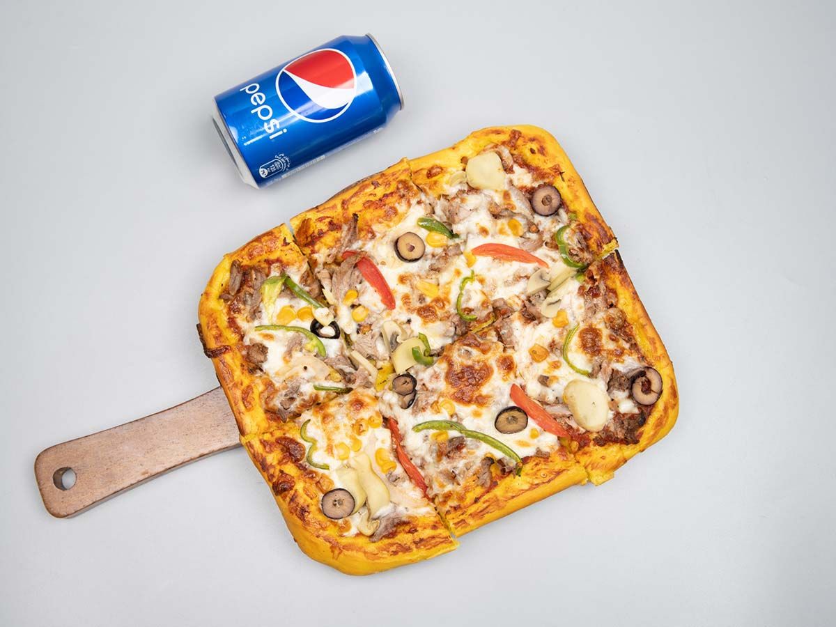 Pastrami Oriental Pizza