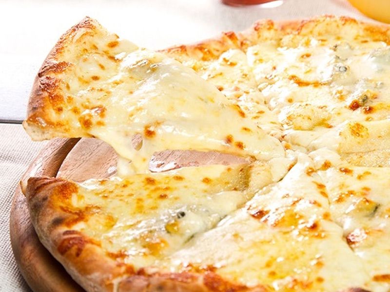 Roumi Cheese Oriental Pizza
