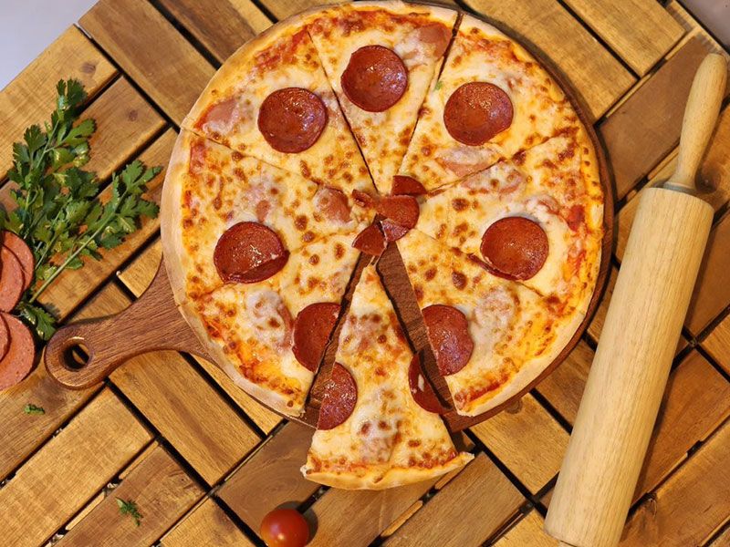 Salami Oriental Pizza