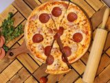Salami Oriental Pizza