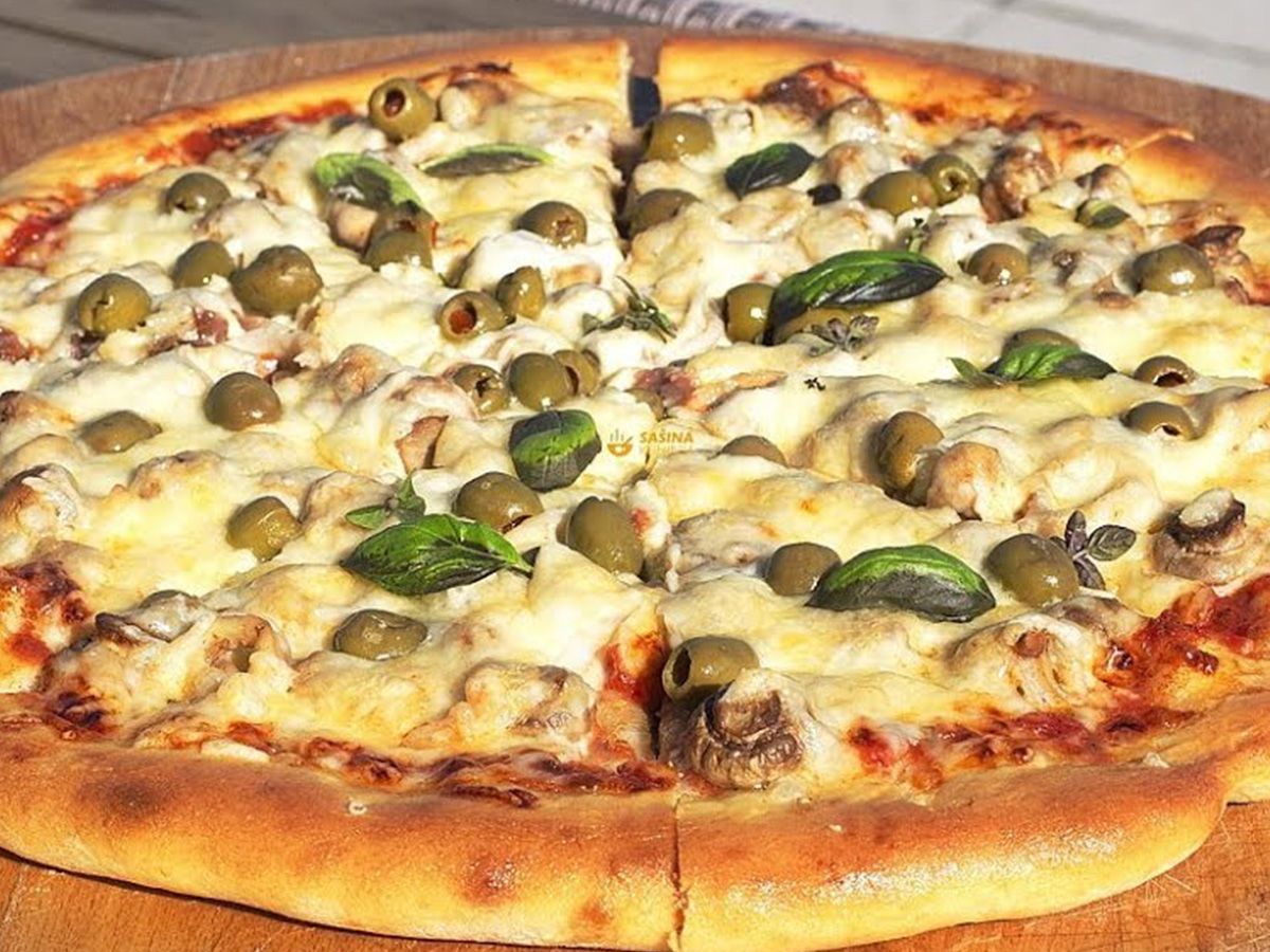 mushroom Oriental pizza