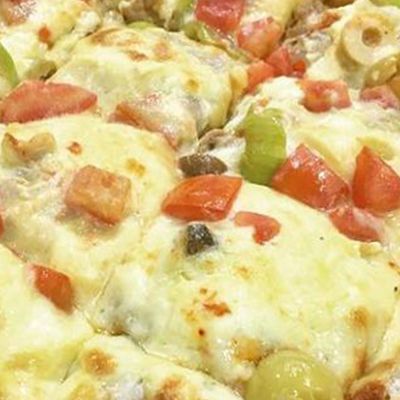 Cheddar And Roumi Cheese Oriental Pizza