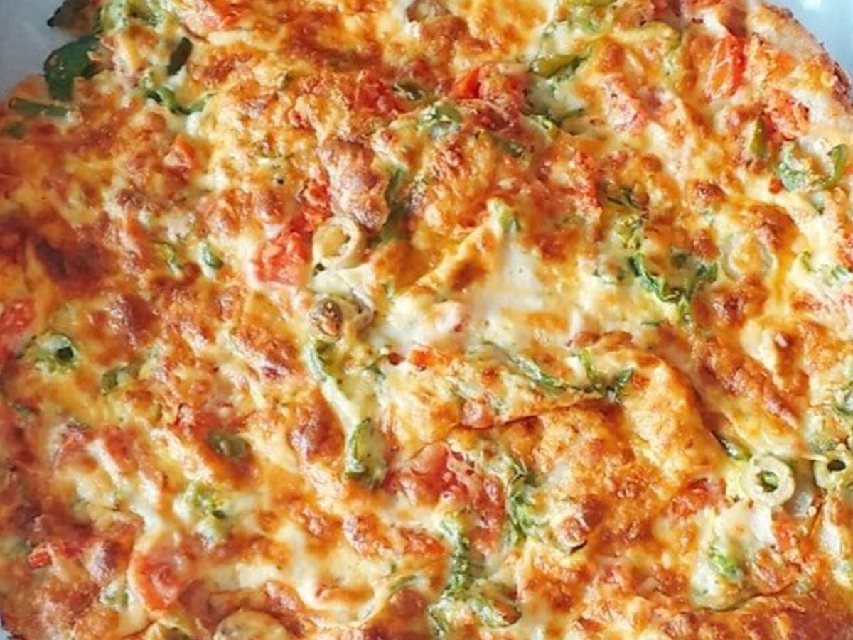 Seafood oriental pizza
