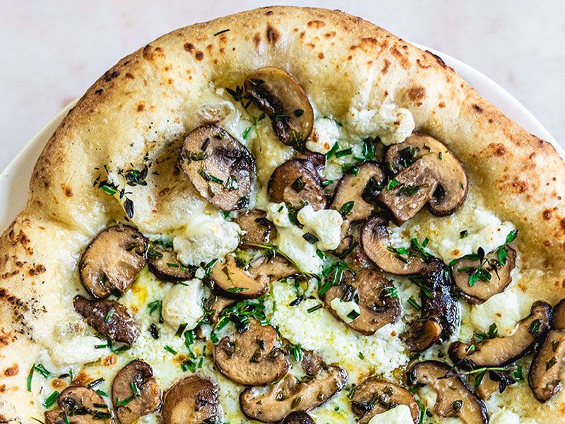 Mushroom Oriental Pizza