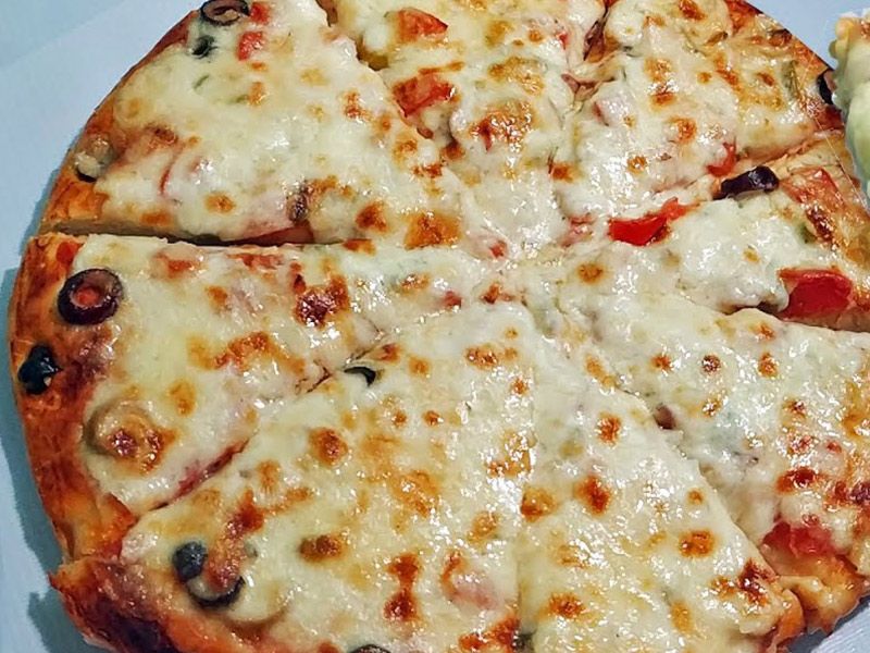 Mozzarella Cheese Oriental Pizza