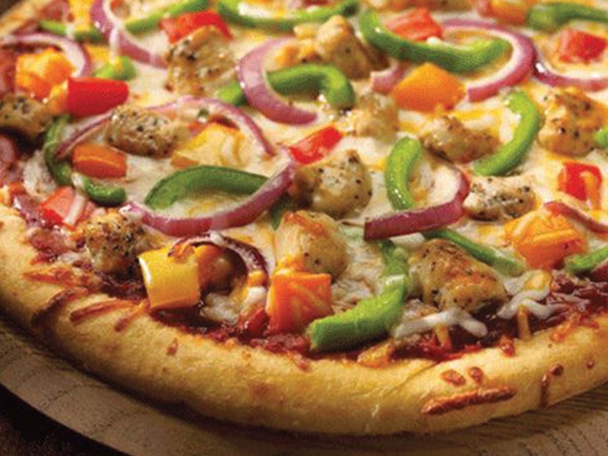 Chicken Shish Tawook pizza