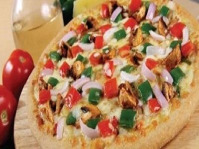 Shish Tawook Pizza