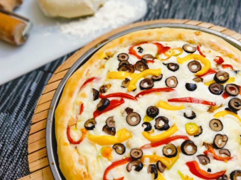 Shish Tawook Pizza
