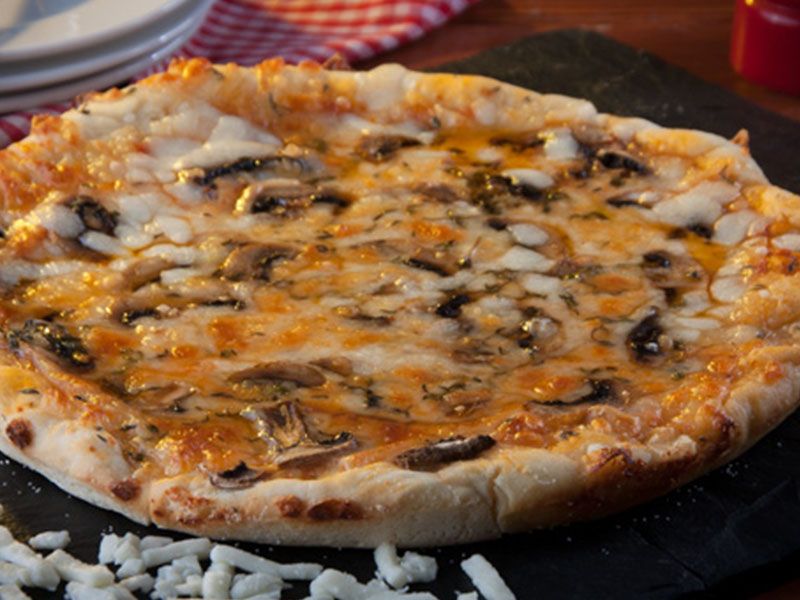 Minced Meat Funghi Pizza