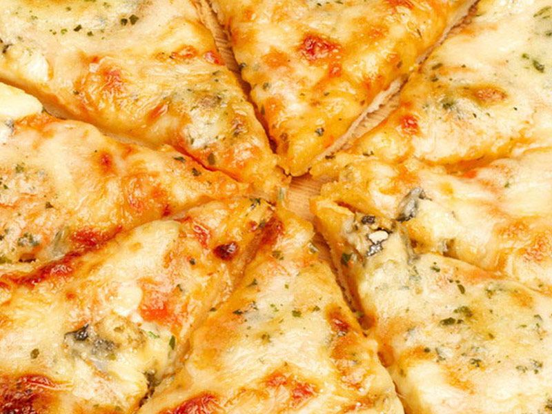 Quattro Formaggi Pizza