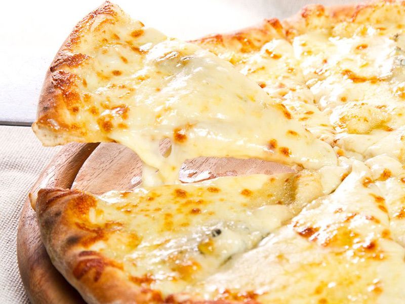 Quattro Formaggi Pizza