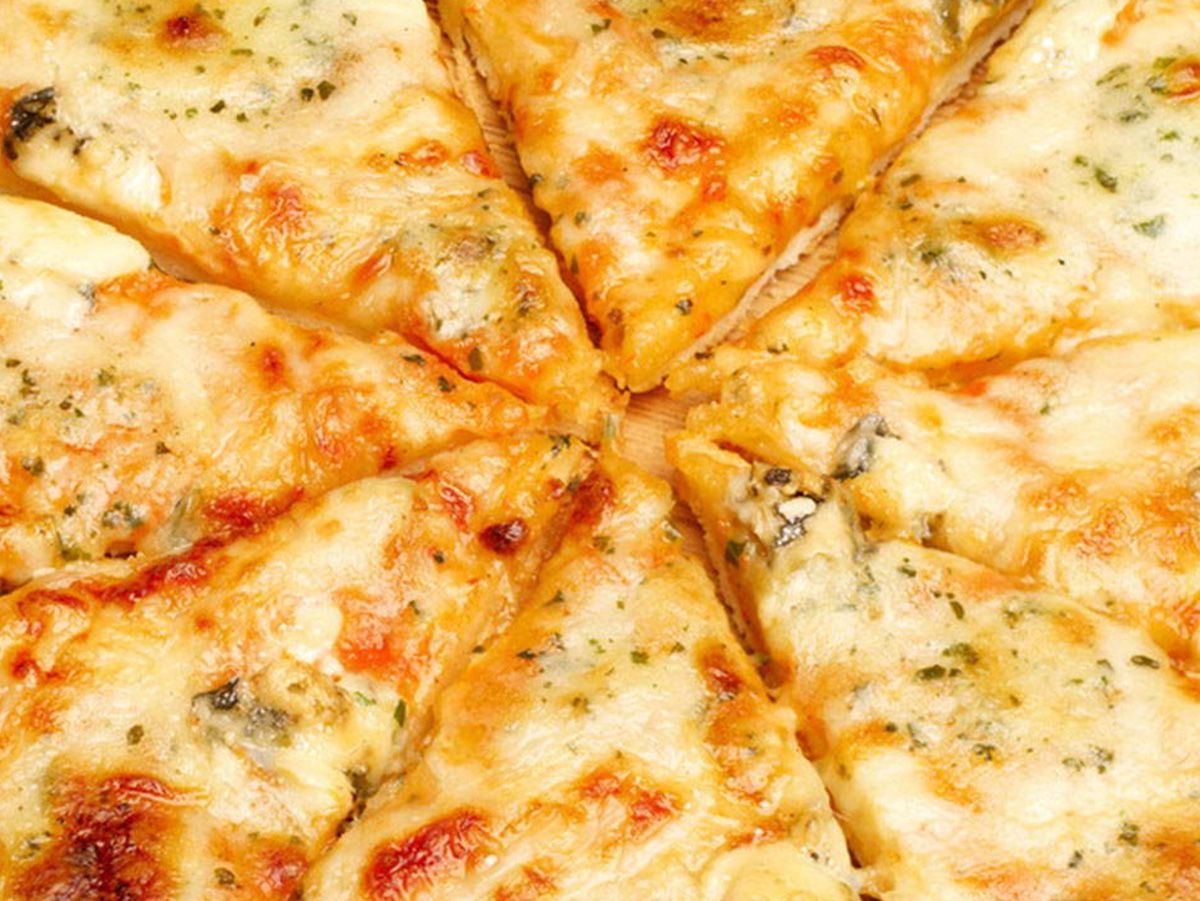 Quattro formaggi Italian Pizza