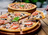 Luncheon Oriental Pizza