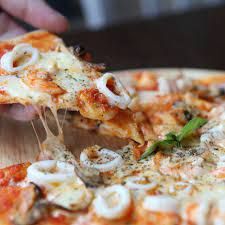 Seafood Pizza