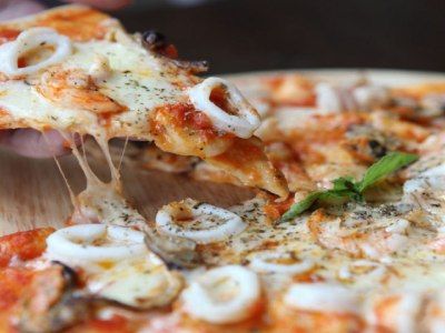 Seafood Pizza