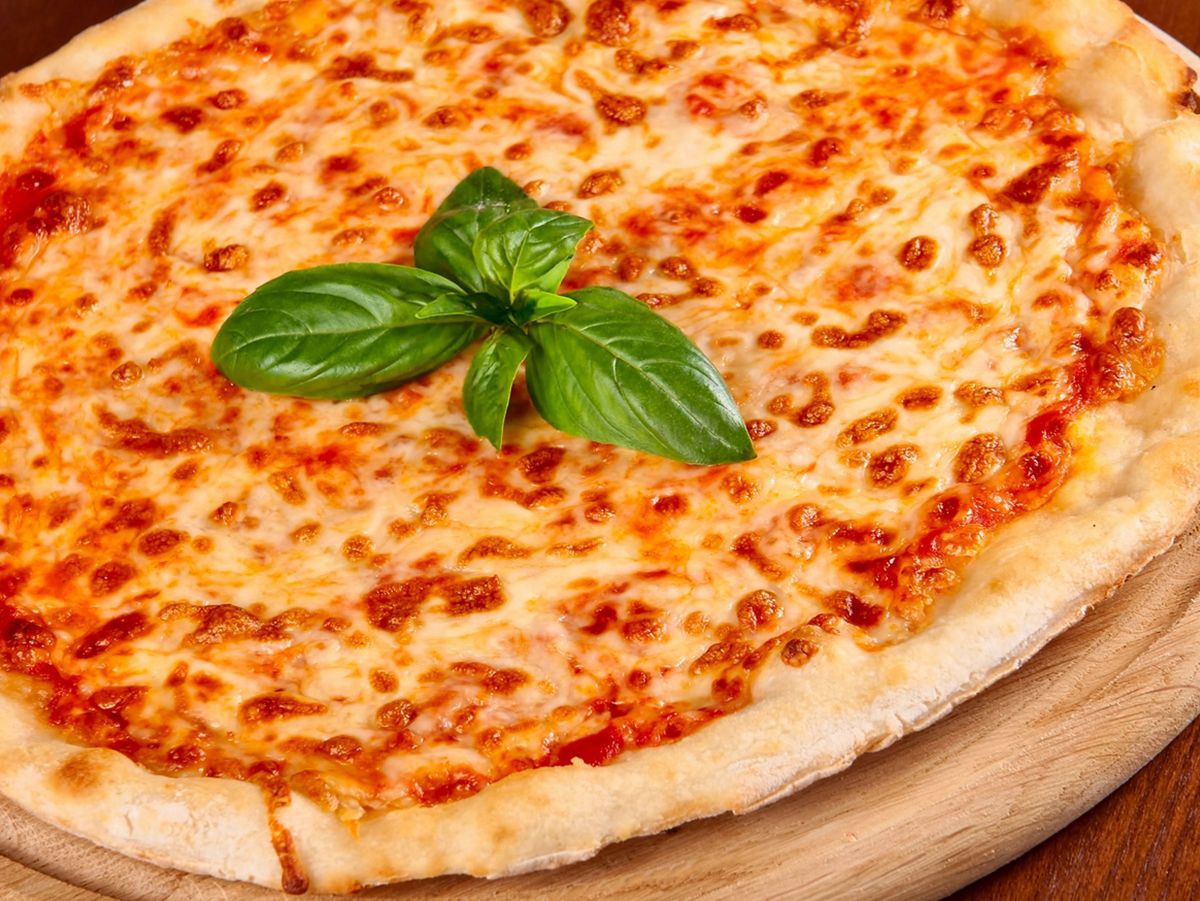 Large margherita pizza