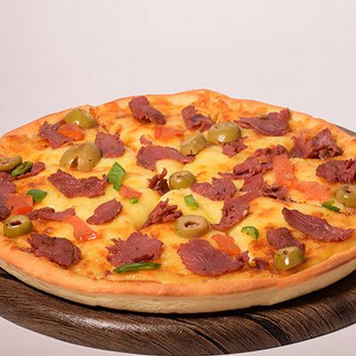بيتزا كواترو ستاجيوني إيطالية
