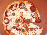 mix meat pizza