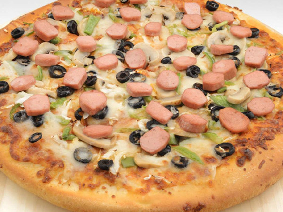 Hot dog pizza