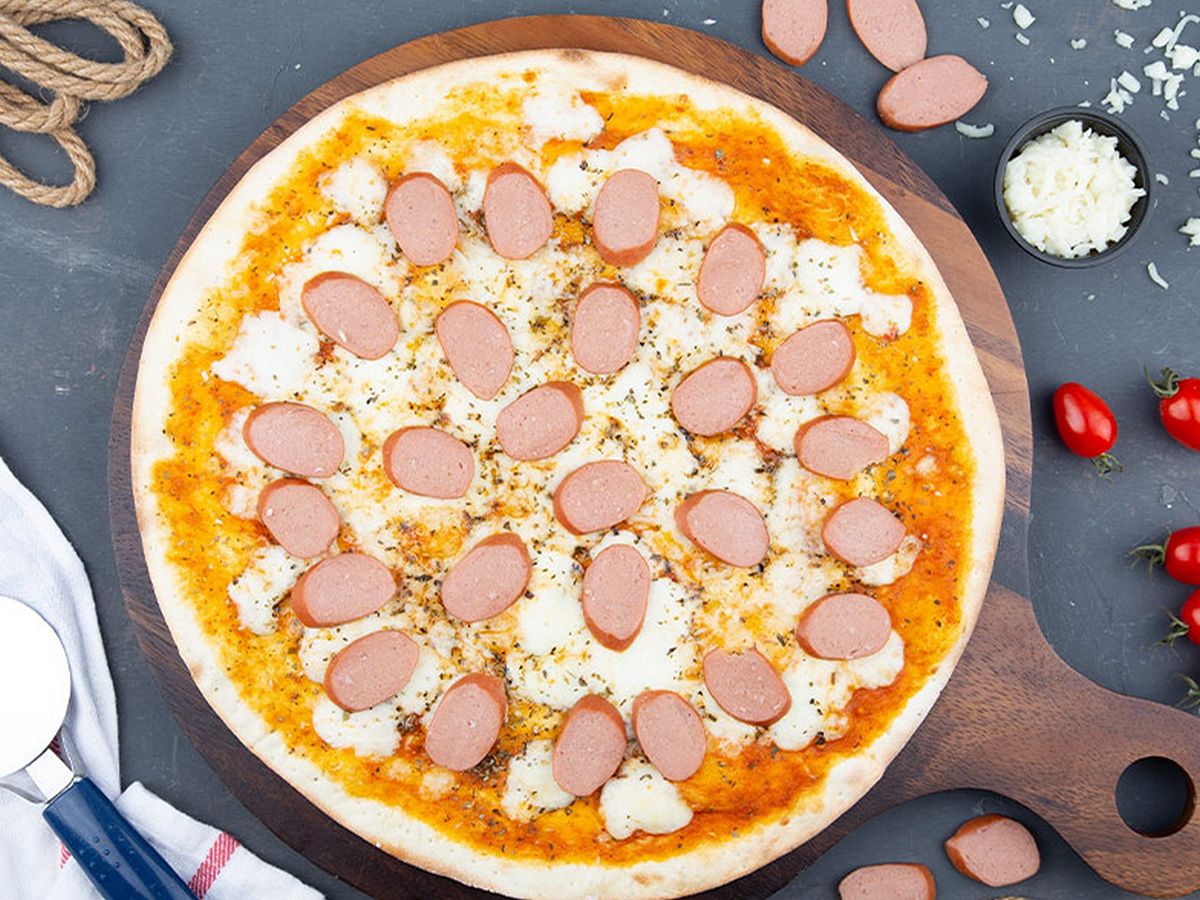Hot dog pizza