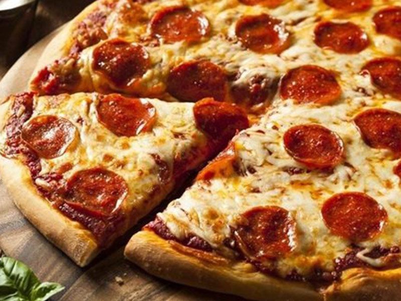 Hot Dog Medium Pizza
