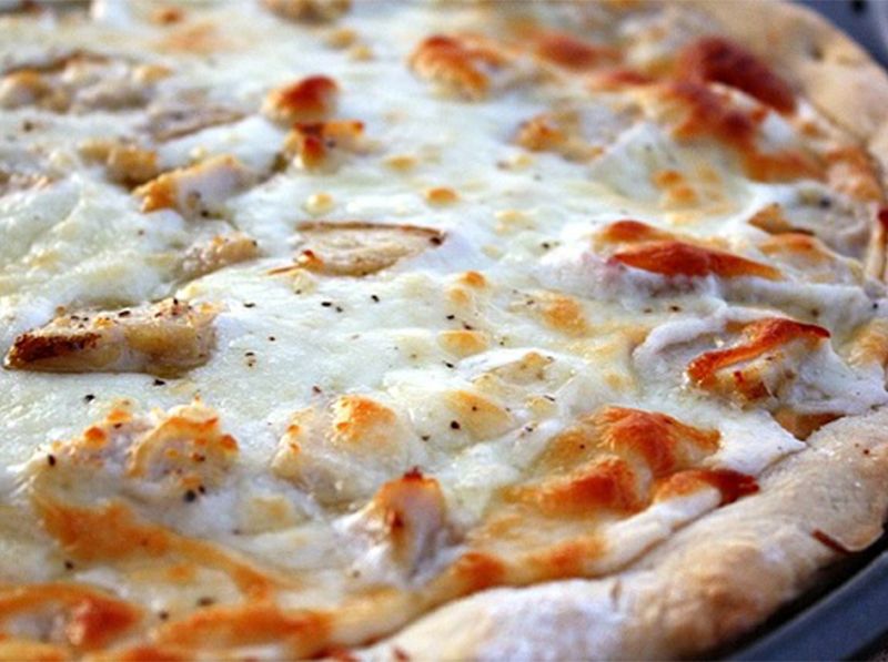 large chicken alfredo pizza