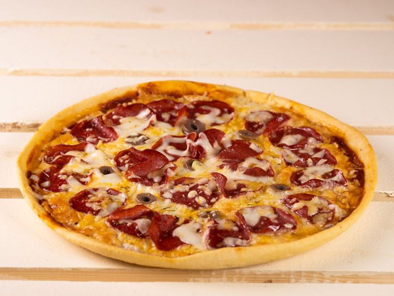 Salami Pizza