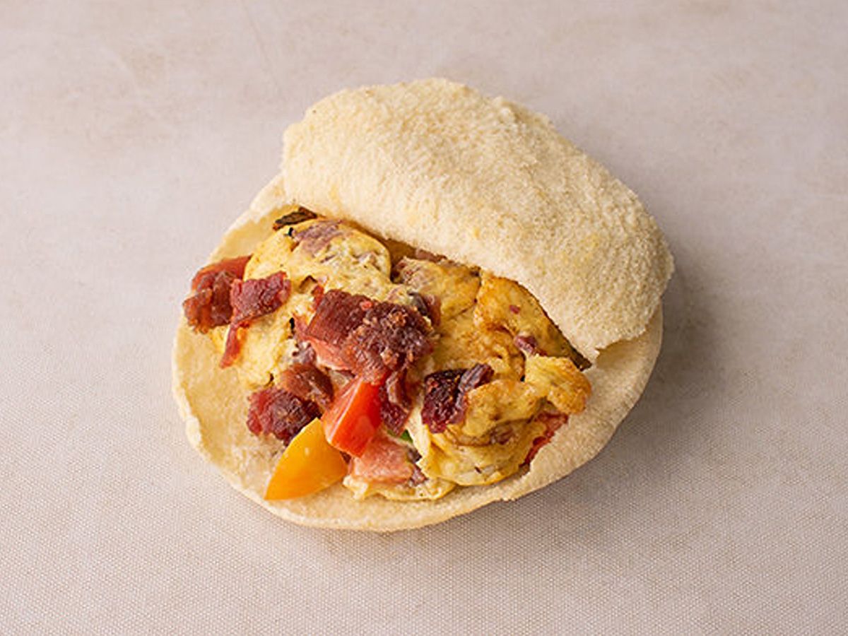 Eggs with pastrami sandwich
