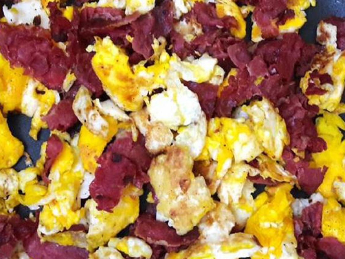 Pastrami eggs Platter